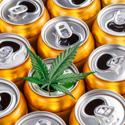 การระเบิดครั้งใหญ่ต่ออุตสาหกรรมที่มีมูลค่า 28 พันล้านดอลลาร์: รัฐบาลกลางสหรัฐฯ ดำเนินการสั่งห้ามผลิตภัณฑ์ THC ที่ได้มาจากกัญชาเกือบทั้งหมด